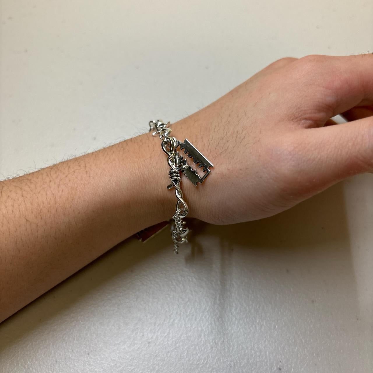 0676 - Razor Barbed Wire Bracelet V2