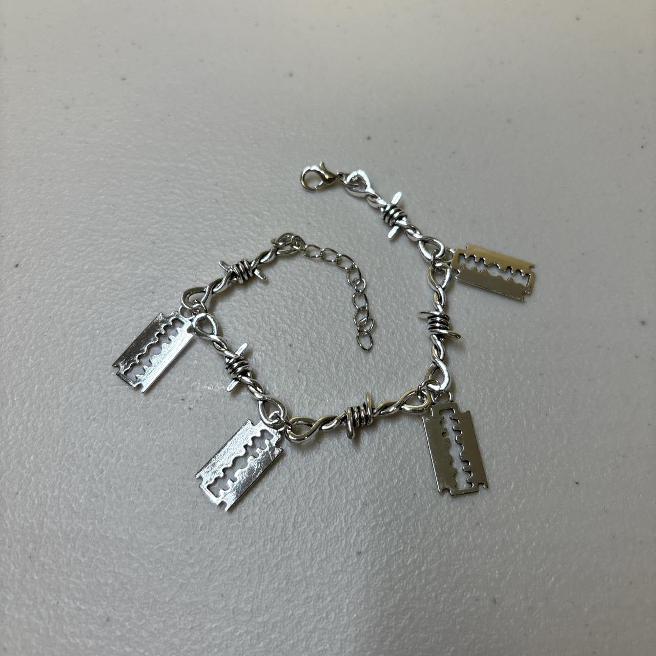 0676 - Razor Barbed Wire Bracelet V2