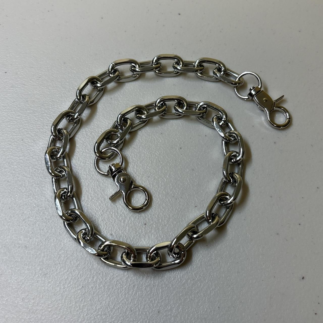 0610 - Cable Link Wallet Chain