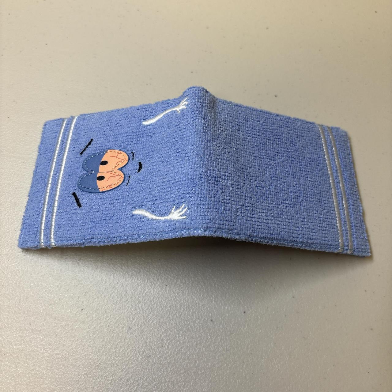 0608 - High Eyes Blue Yarn Wallet