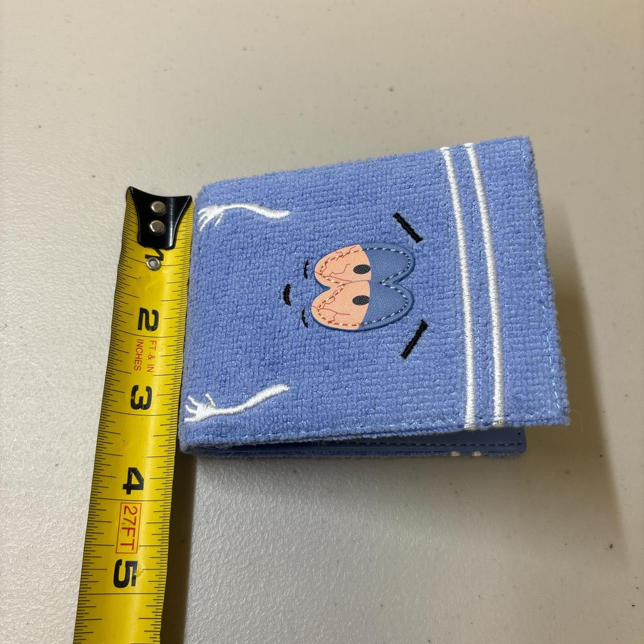 0608 - High Eyes Blue Yarn Wallet