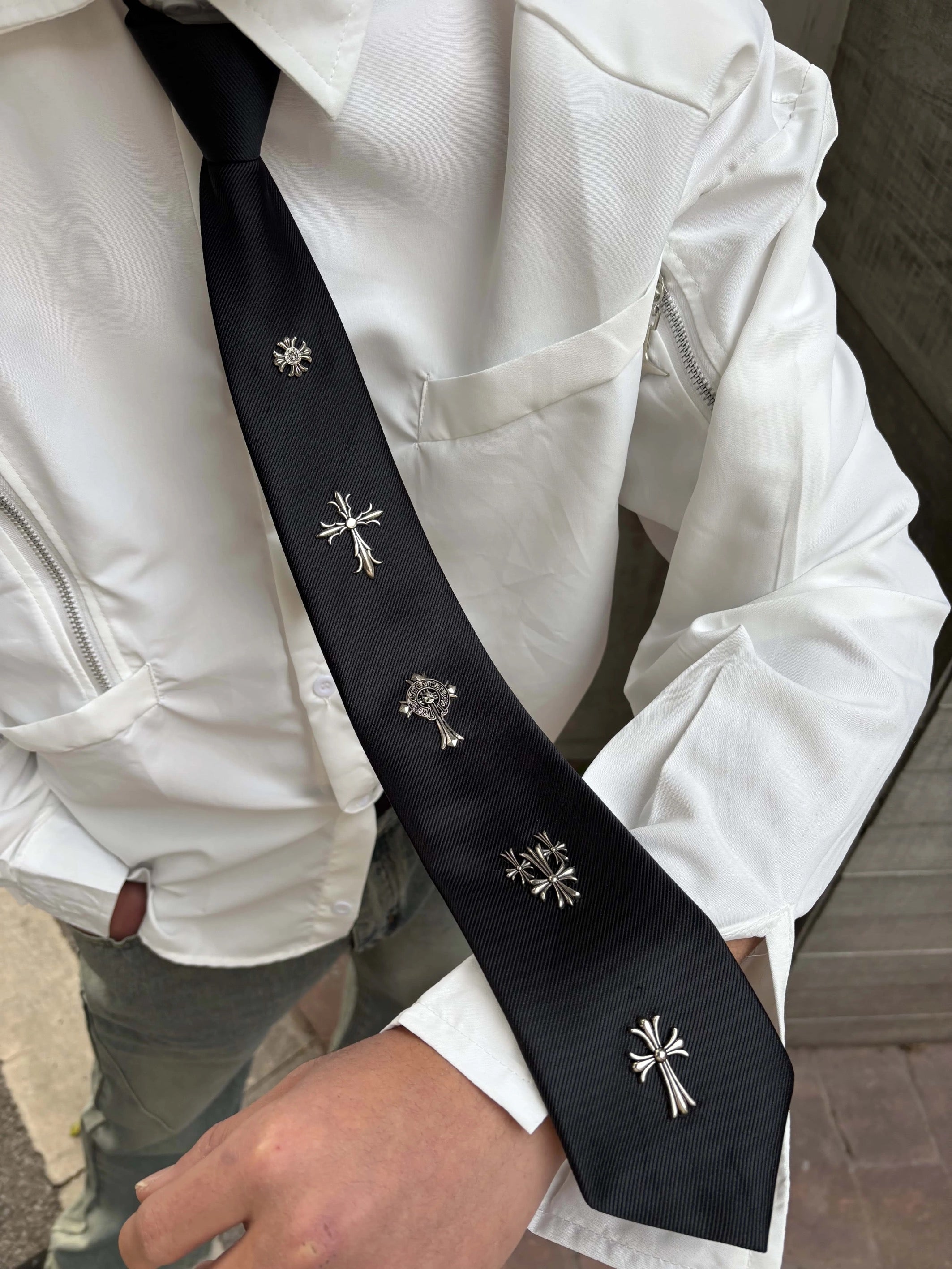 Crucifix Noir Tie