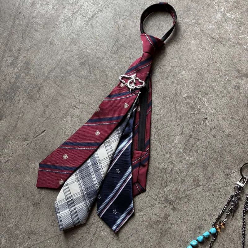 Split Identity Tie
