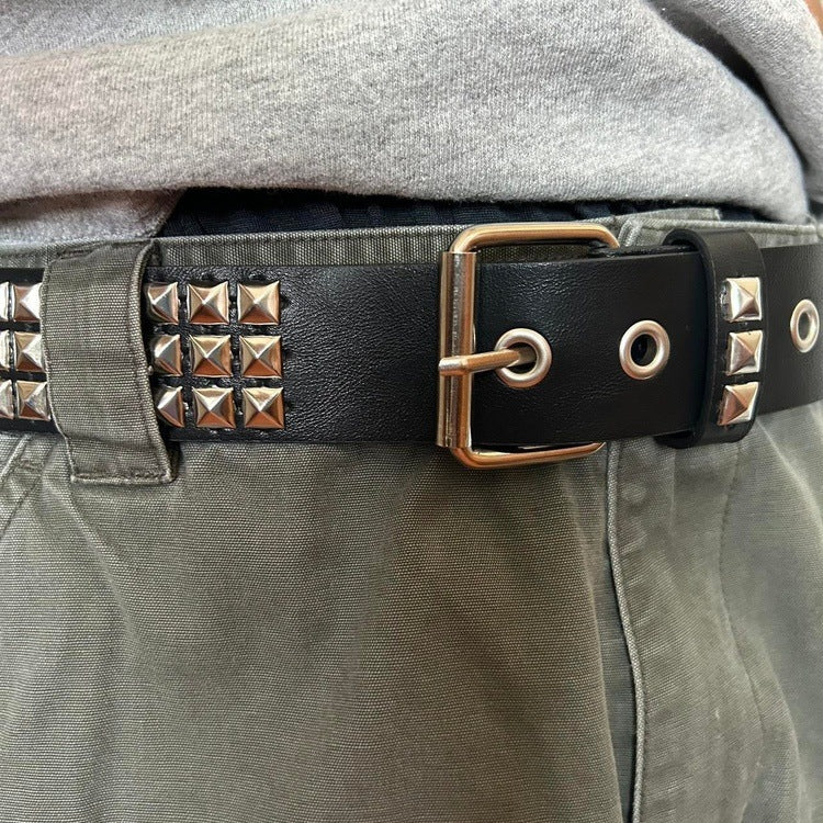 0010 - Pyramid Studded Belt (classic)