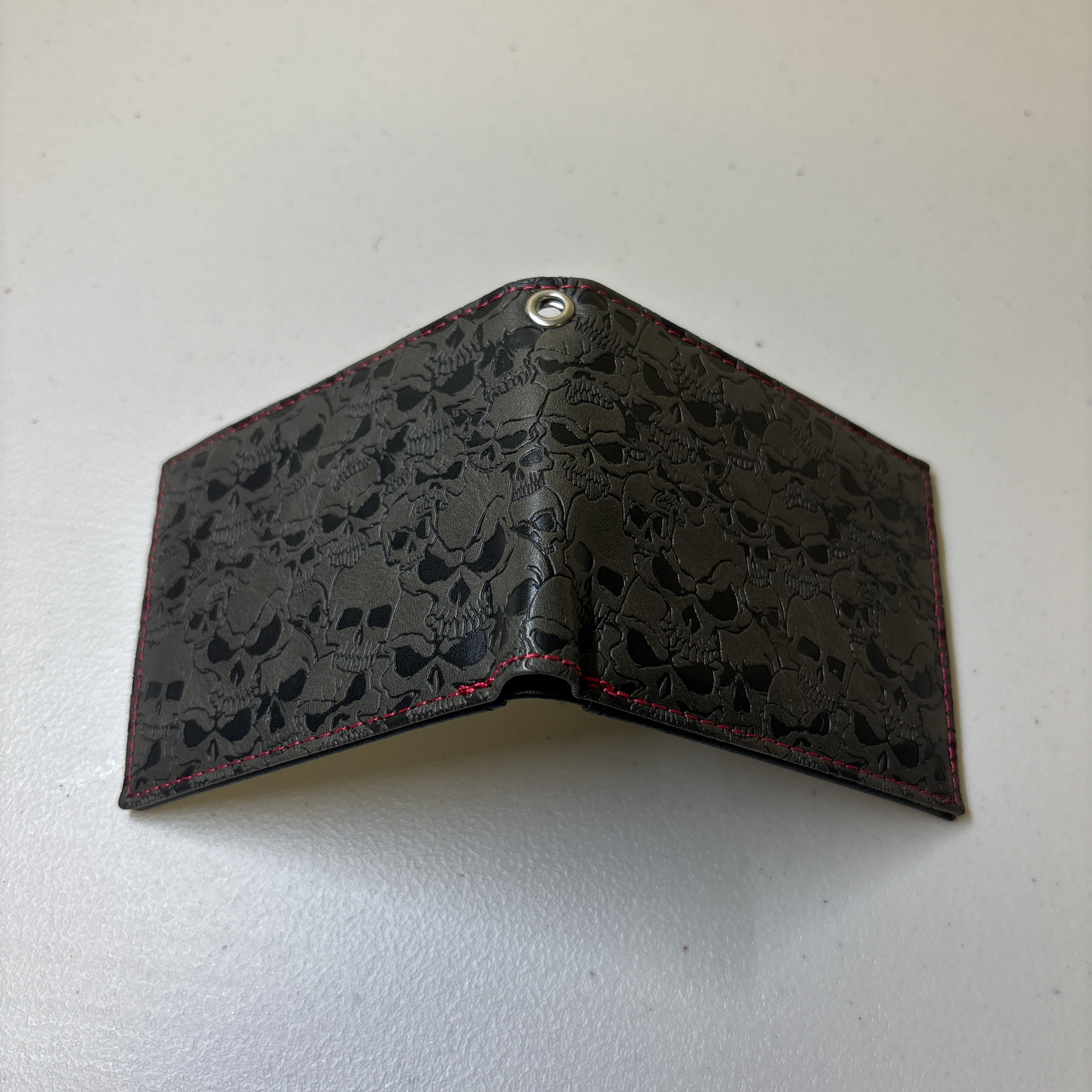 0136 - Engraved Skull Wallet