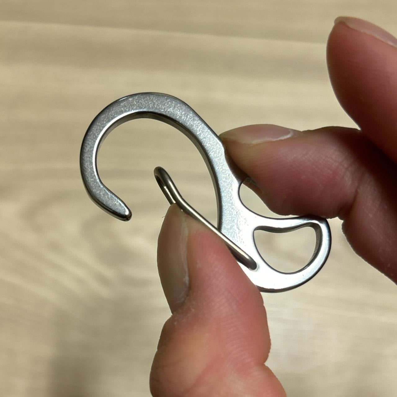 0562 - Abstract Mini Carabiner